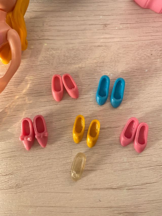 Princesas Disney + vestido y zapatos