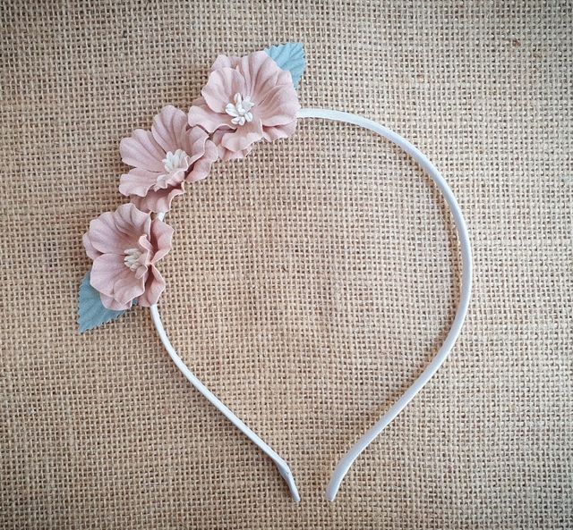 Corona flores rosa palo nude