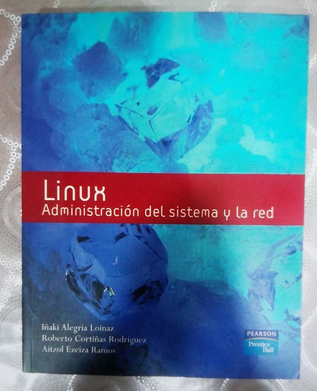 Livros sobre C, Linux e Redes.