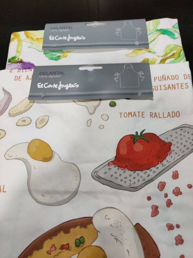 grembiule nuovo di zecca.