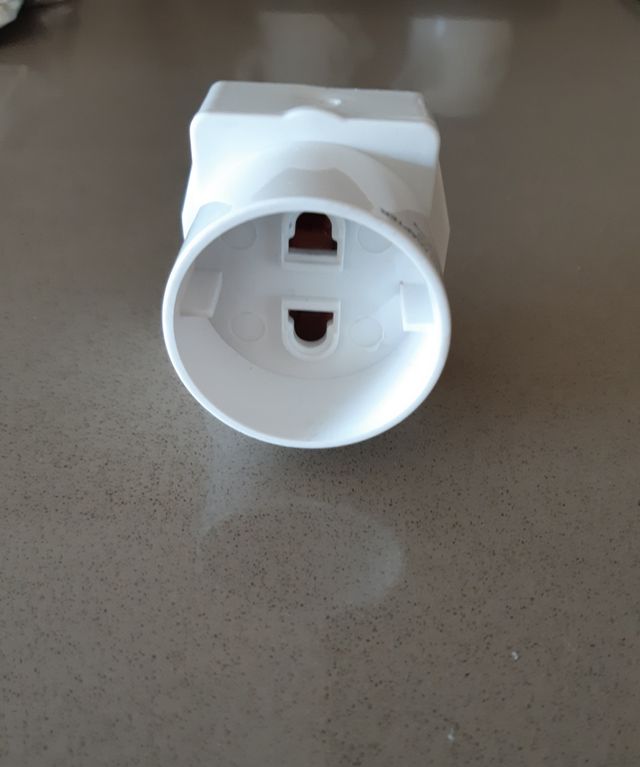 Adaptador de plugue UK