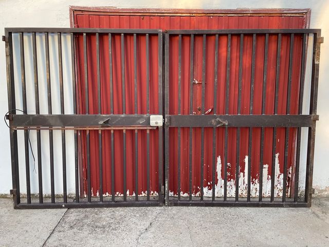 OCASION! Puerta y 2 motores hidráulicos eléctricos