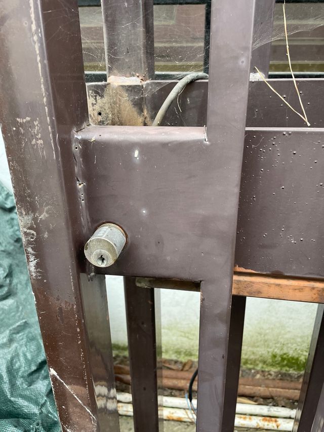 OCASION! Puerta y 2 motores hidráulicos eléctricos