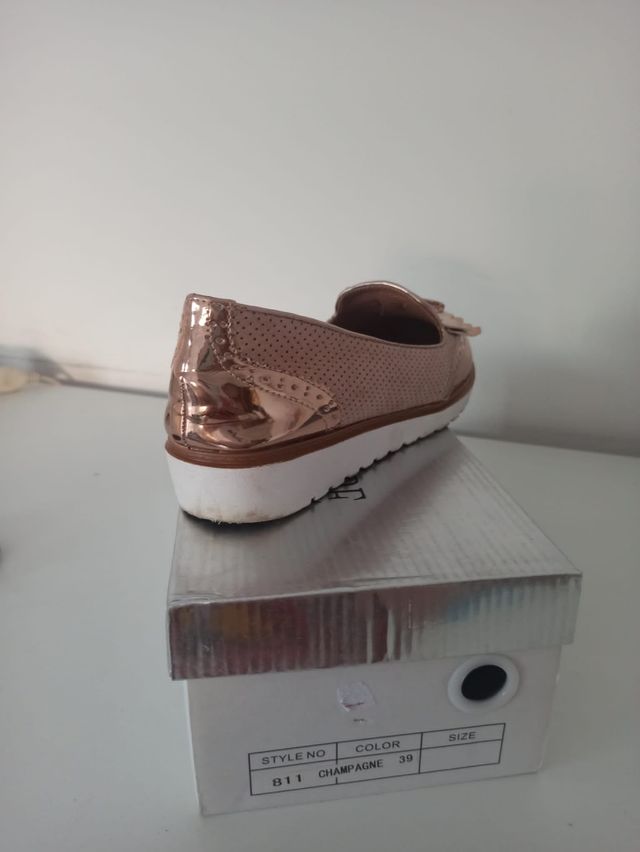 mocassini di vernice champagne