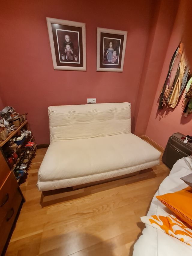 Futon SOFA CAMA de segunda mano por 150 EUR en Málaga en WALLAPOP