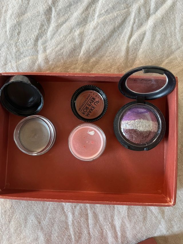 Sombras de varias marcas