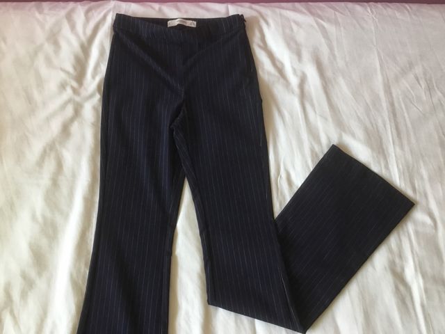 Pantalón flare Mango