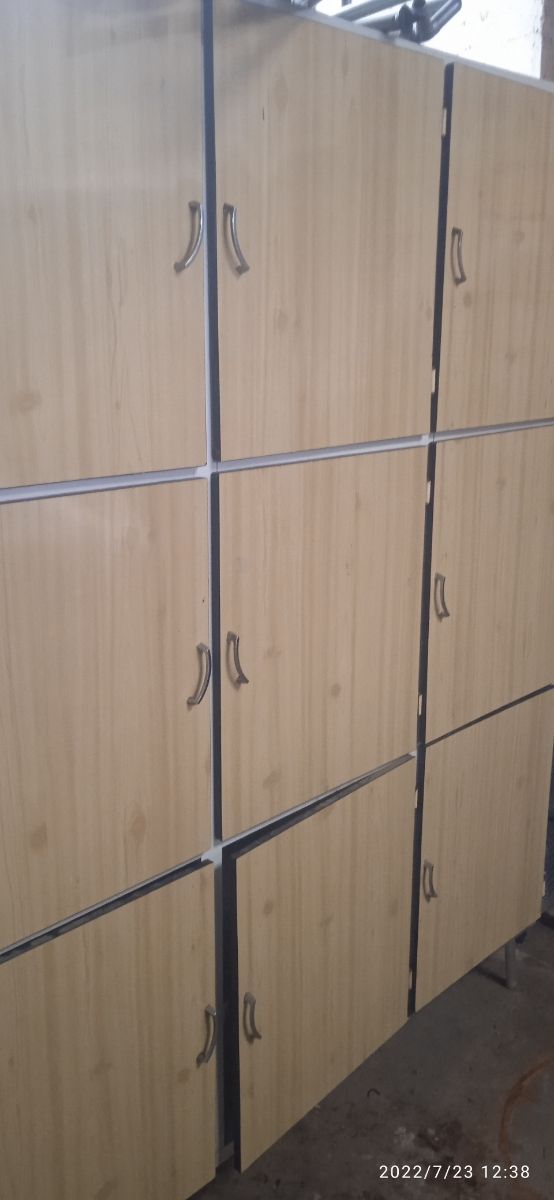 Armario mesa y sillas vintage