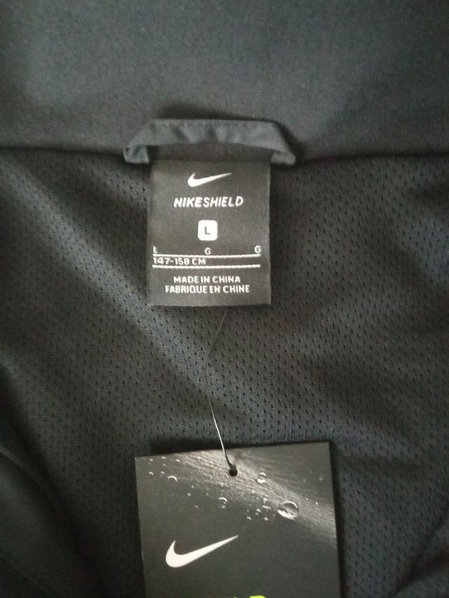 SIN ESTRENAR talla  L niño