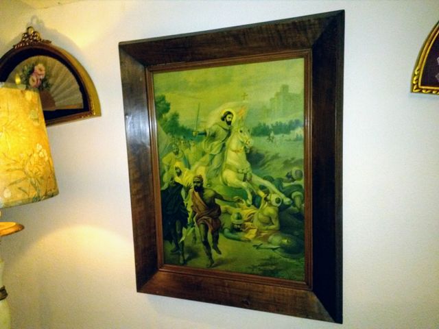 Marco antiguo con lámina de Santiago matamoros