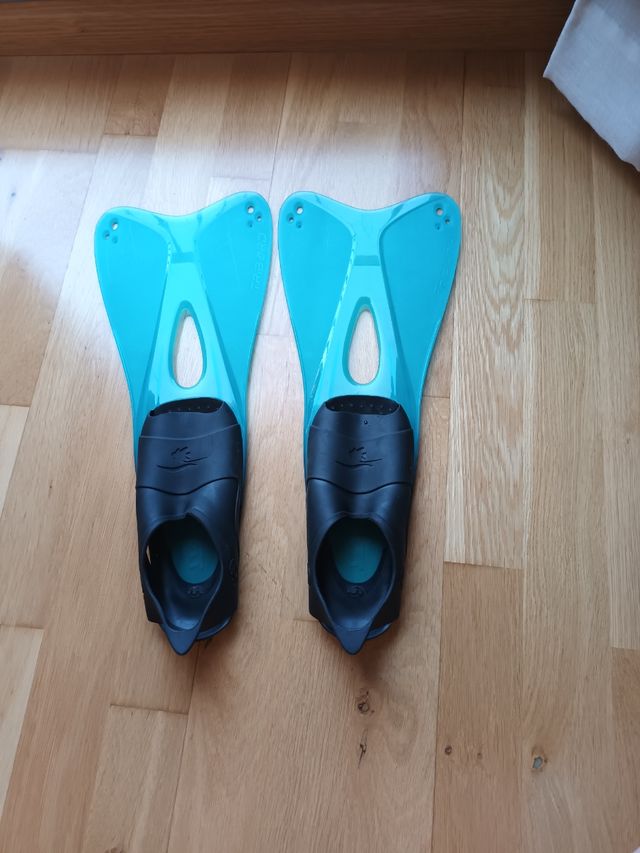 Aletas niño talla 33-34 marca tribord