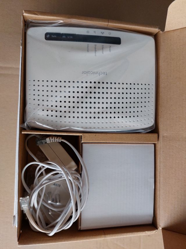 MODEM ROUTHER TECHNICOLOR TG582N