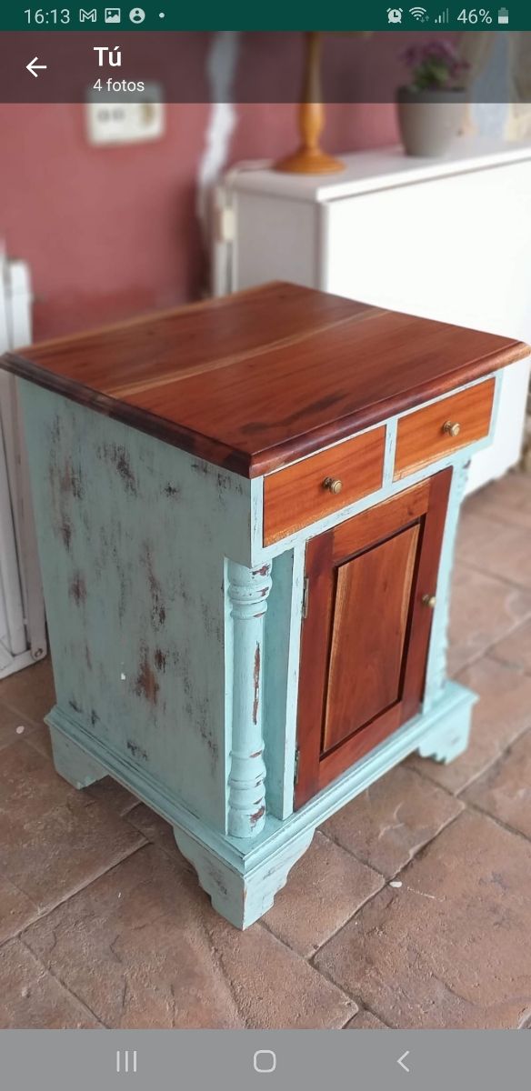 2 mesitas de madera natural. Juntas o por separado