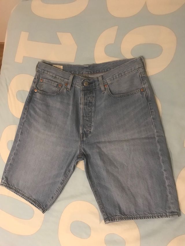 Levis bermudas T-33