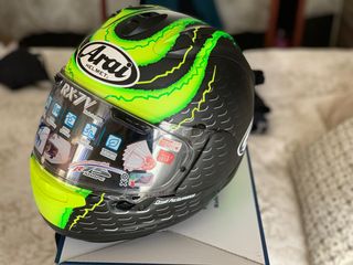 Casco arai crutchlow de segunda mano 