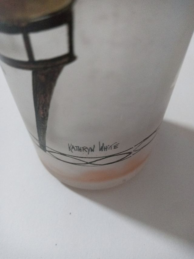 botella firmada Kathryn White