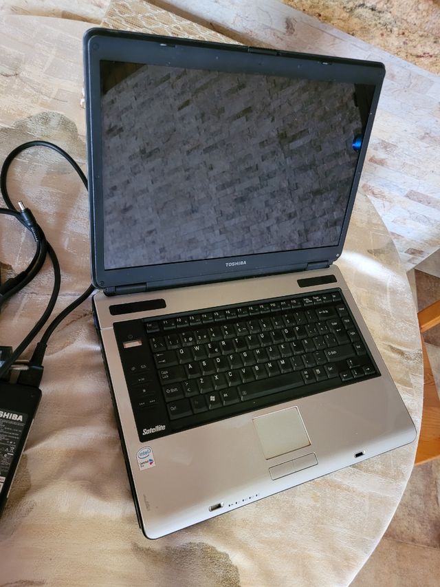 PORTATIL toshiba notebook satellite A100