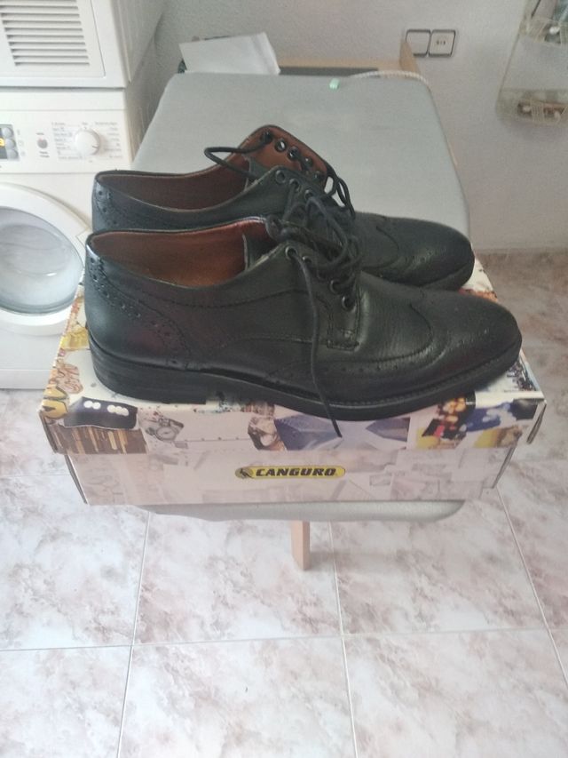 zapatos negros