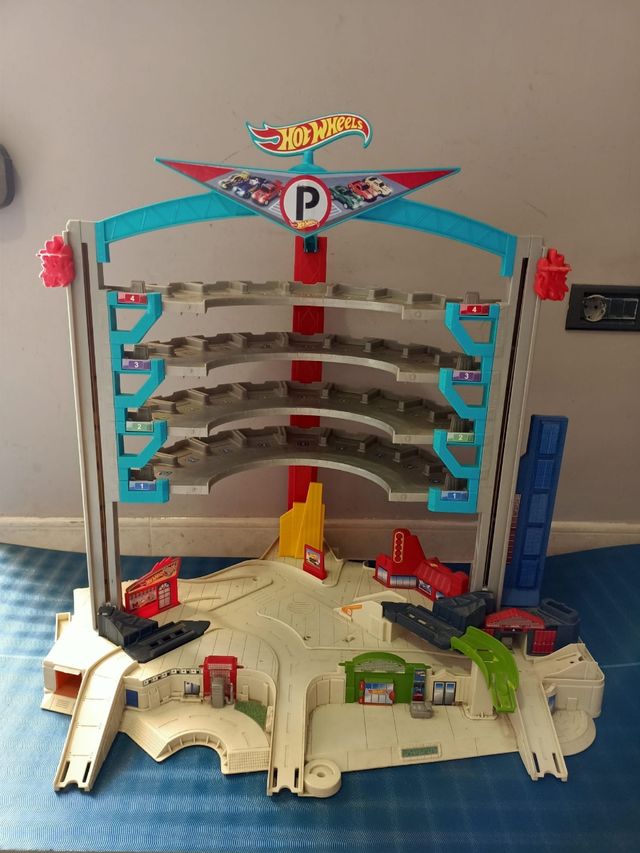 Parking Hot Wheels