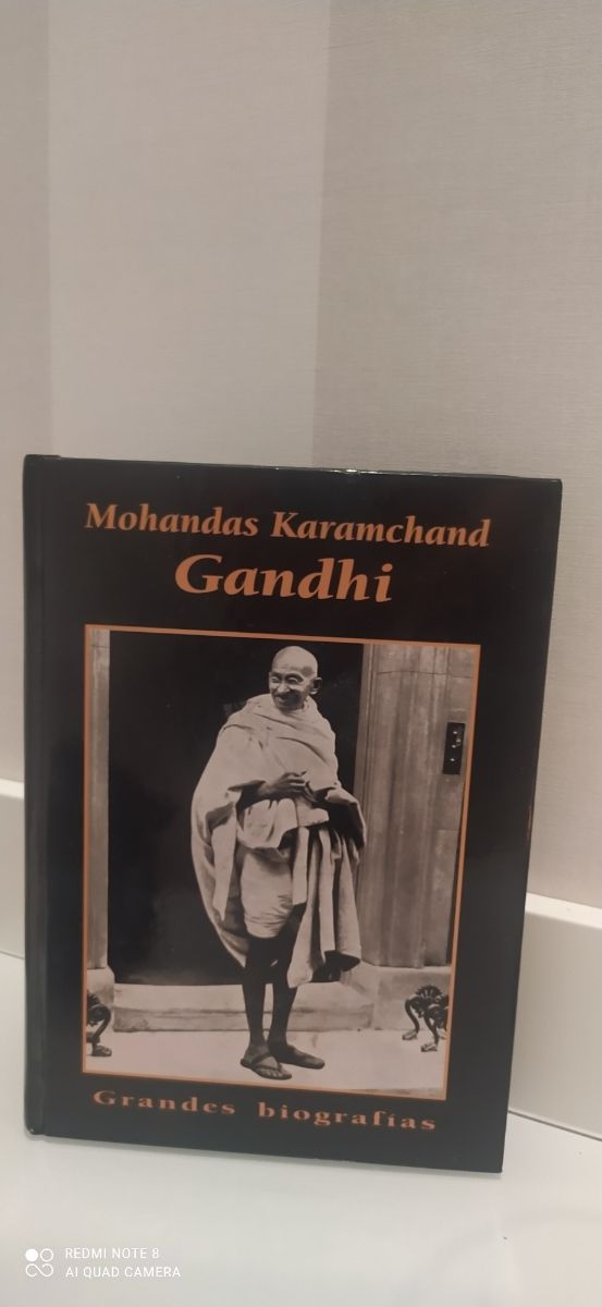 Biografía Gandhi+velero.