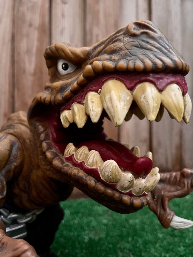 T-BONE GIGANTE EXTREME DINOSAURS . MATTEL 1998