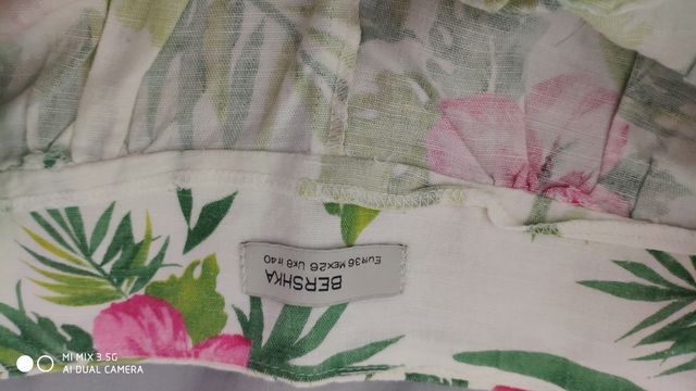 pantalon corto flores estampado