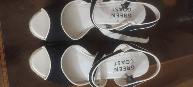 Sandalias de cuña marca Green Coast