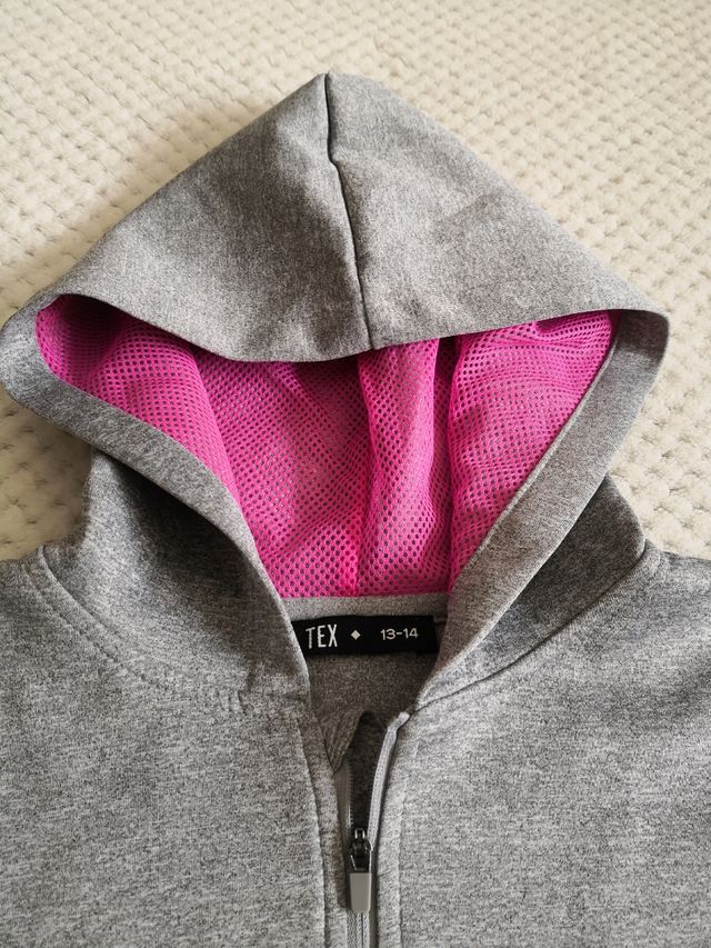 Sudadera corta con capucha