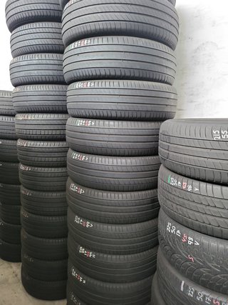 neumáticos 215 65 17