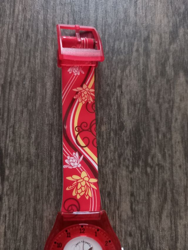 Reloj con correa de flores