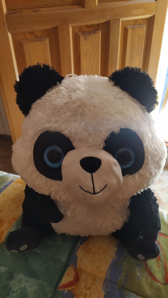 Oso panda de peluche