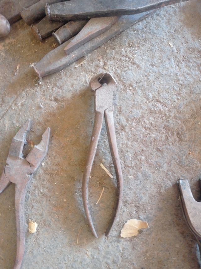 Pack de pinzas y alicates antiguas