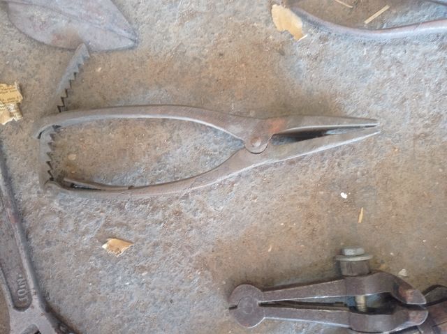 Pack de pinzas y alicates antiguas