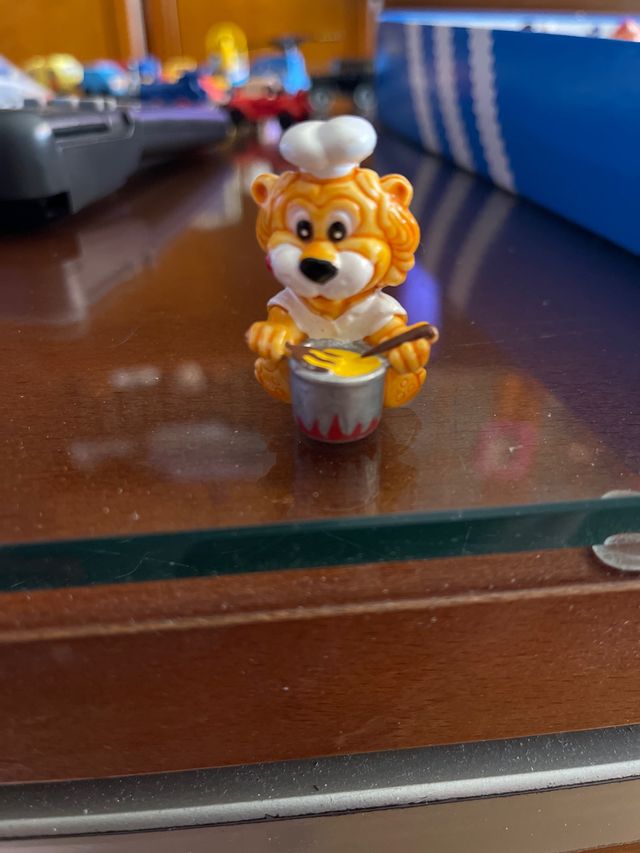 Leones muñecos huevo kinder sorpresa