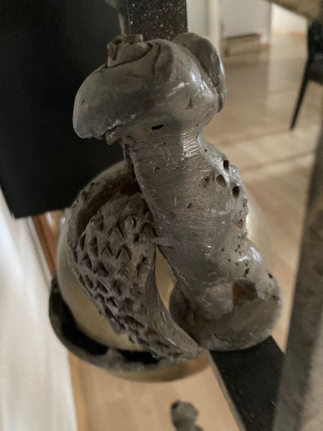 Antigua ESCULTURA Pieza única firmada.