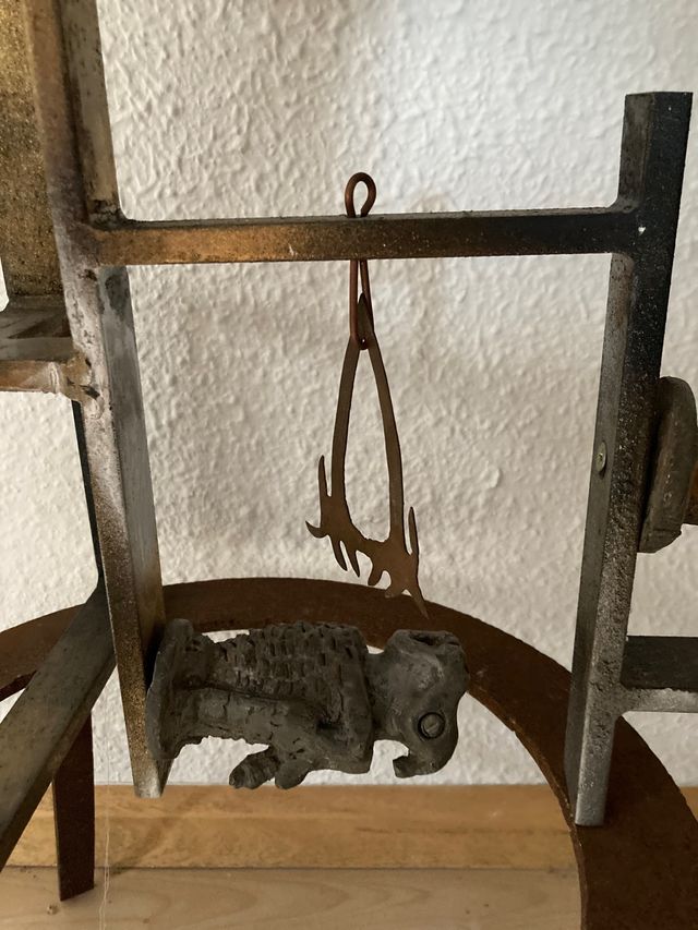 Antigua ESCULTURA Pieza única firmada.