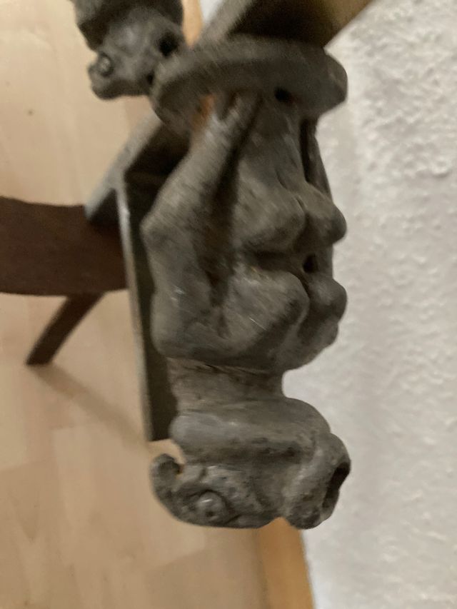 Antigua ESCULTURA Pieza única firmada.