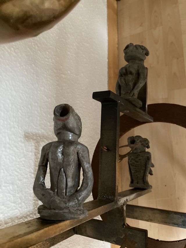 Antigua ESCULTURA Pieza única firmada.