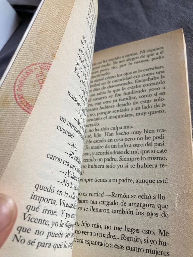 L'altro quartiere, Elvira Lindo