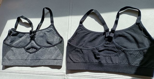 DOS SUJETADORES DEPORTIVOS