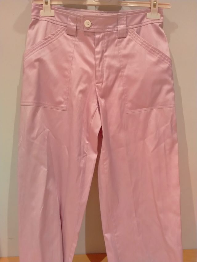 Conjunto chaquetilla y pantalón. Marca Sissu's