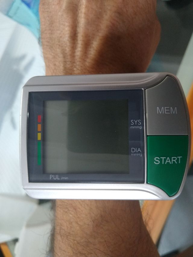 tensiómetro de muñeca
