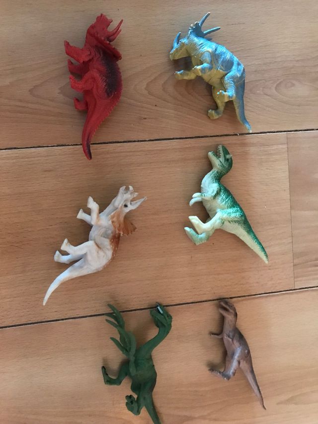 6 dinosaurios