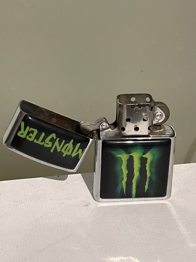 Mechero gasolina Monster