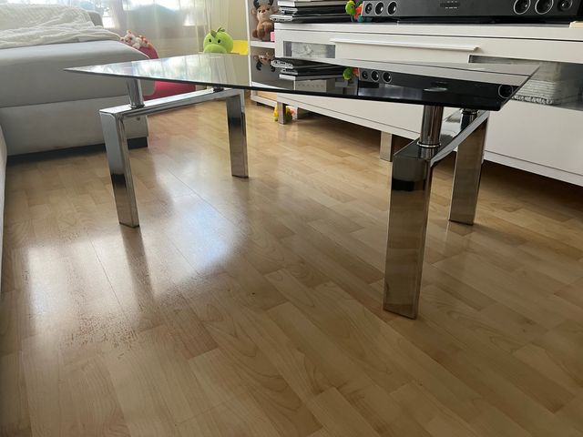 Mesa de centro de cristal negro