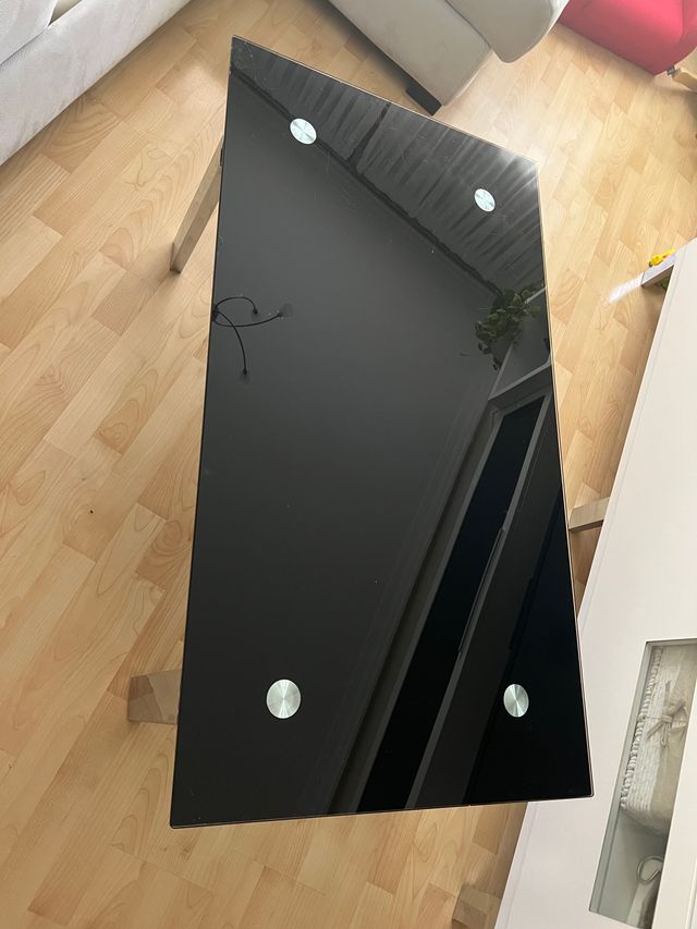 Mesa de centro de cristal negro