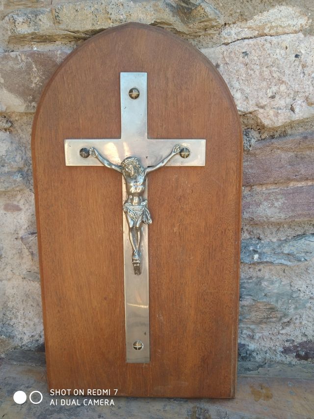 cristo para colgar.45 cm alto,25 cm ancho.