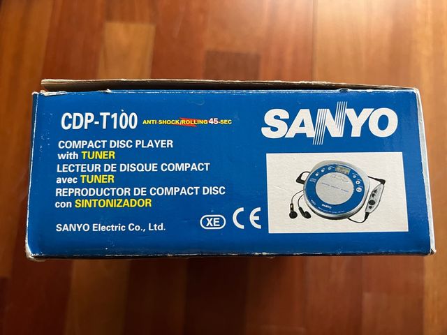 Reproductor de Compact Disc con radio.