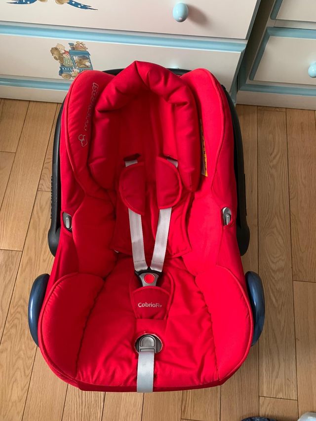 MaxiCosi, adaptadores, funda.