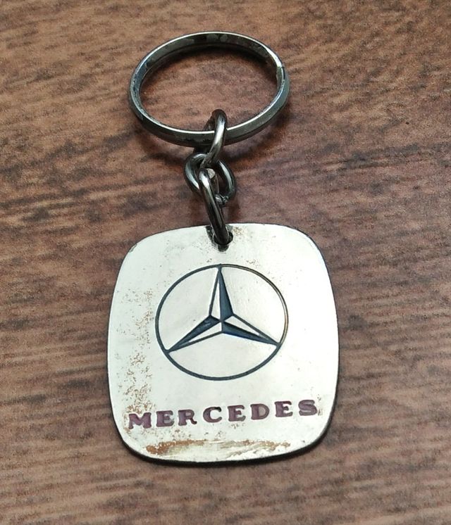 ANTIGUO LLAVERO MERCEDES